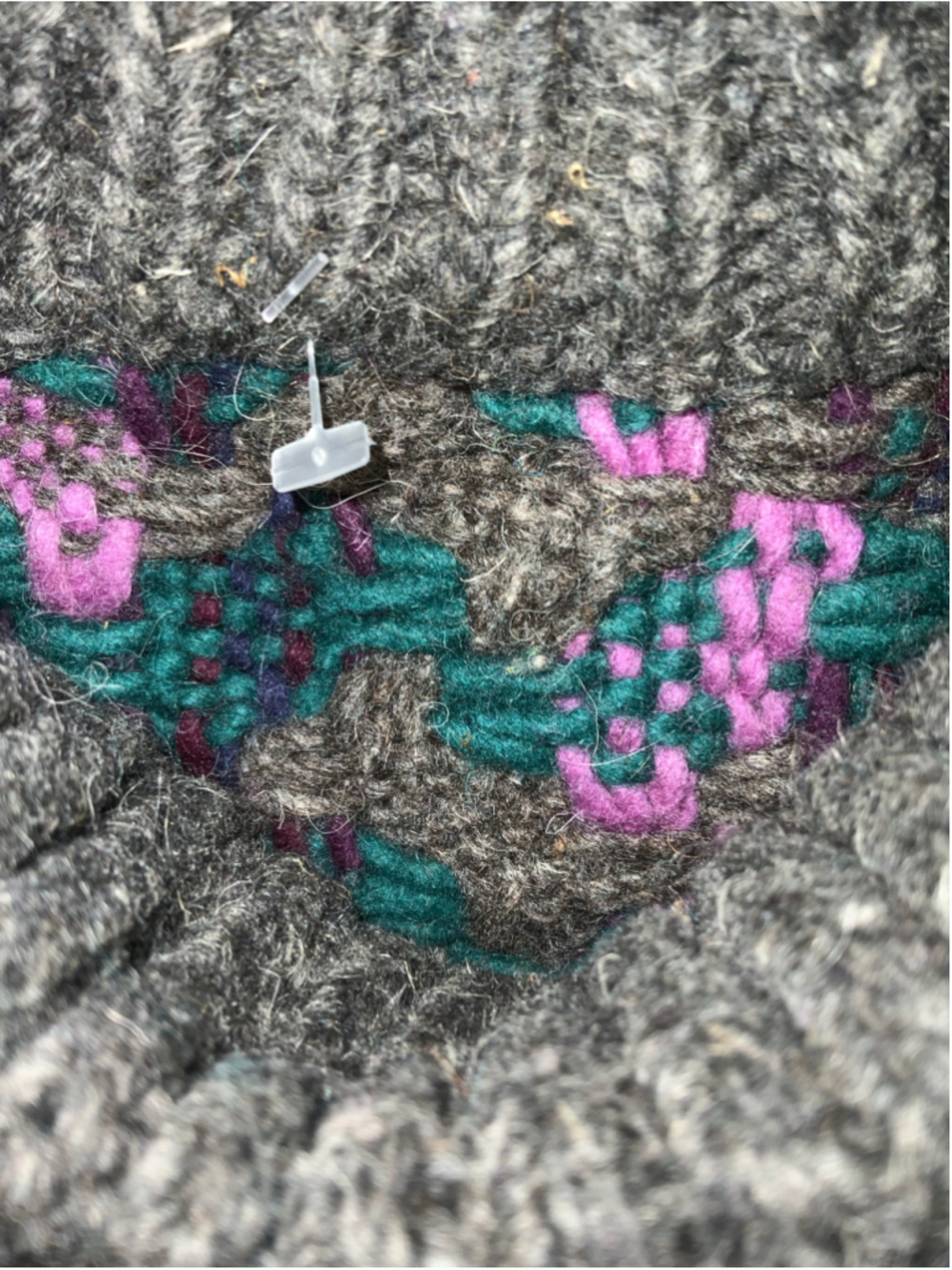• Vintage 1980s Hand Knit Pure Wool Geometric Sweater | Thick Cozycore Retro - Picture 8 of 10